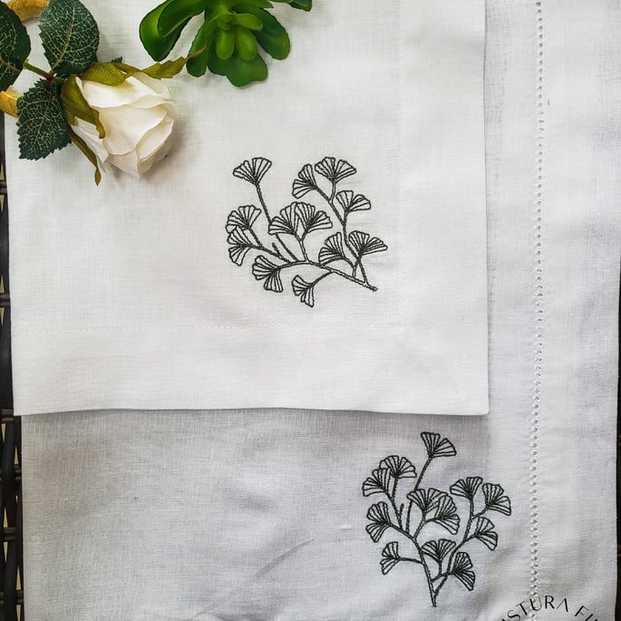 Brazilian Foliage Linen Napkins - Handmade Embroidery